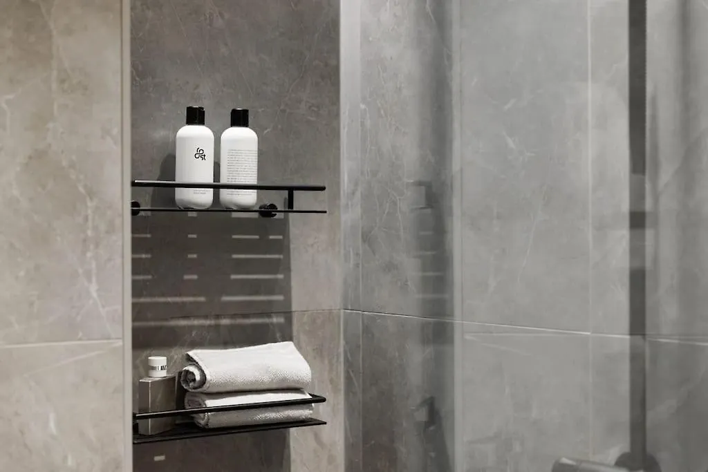 Spacious 2Br Apartment On Bulevardi 헬싱키