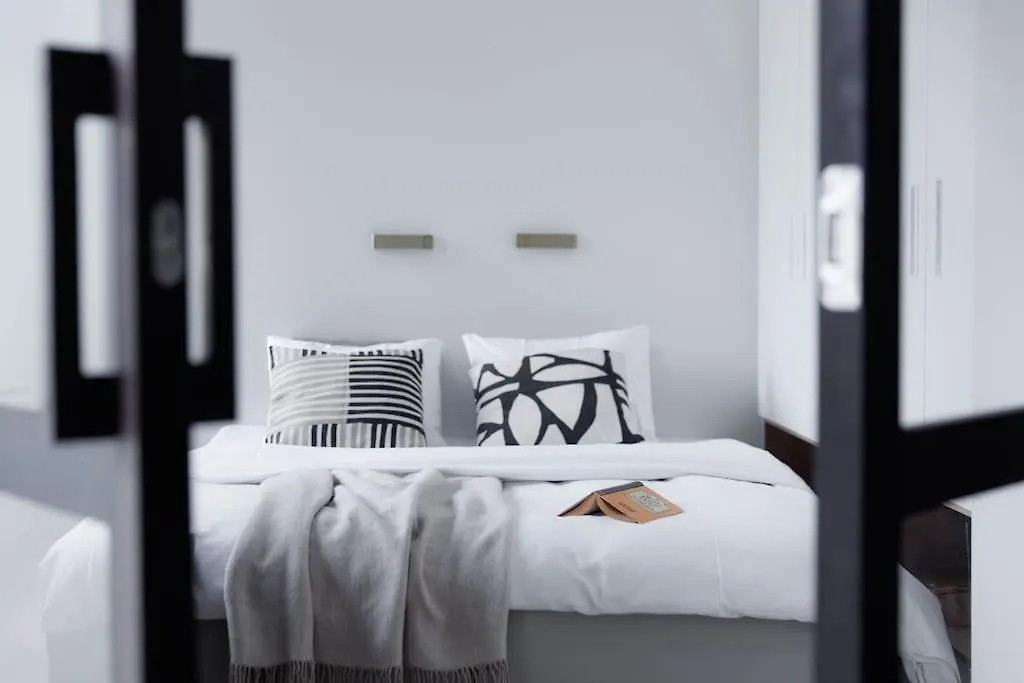 Spacious 2Br Apartment On Bulevardi 헬싱키
