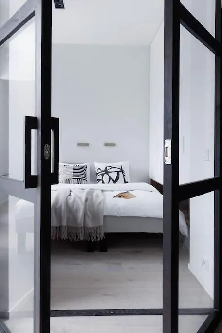 Spacious 2Br Apartment On Bulevardi 헬싱키