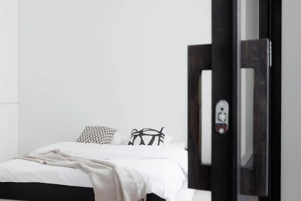 Spacious 2Br Apartment On Bulevardi 헬싱키